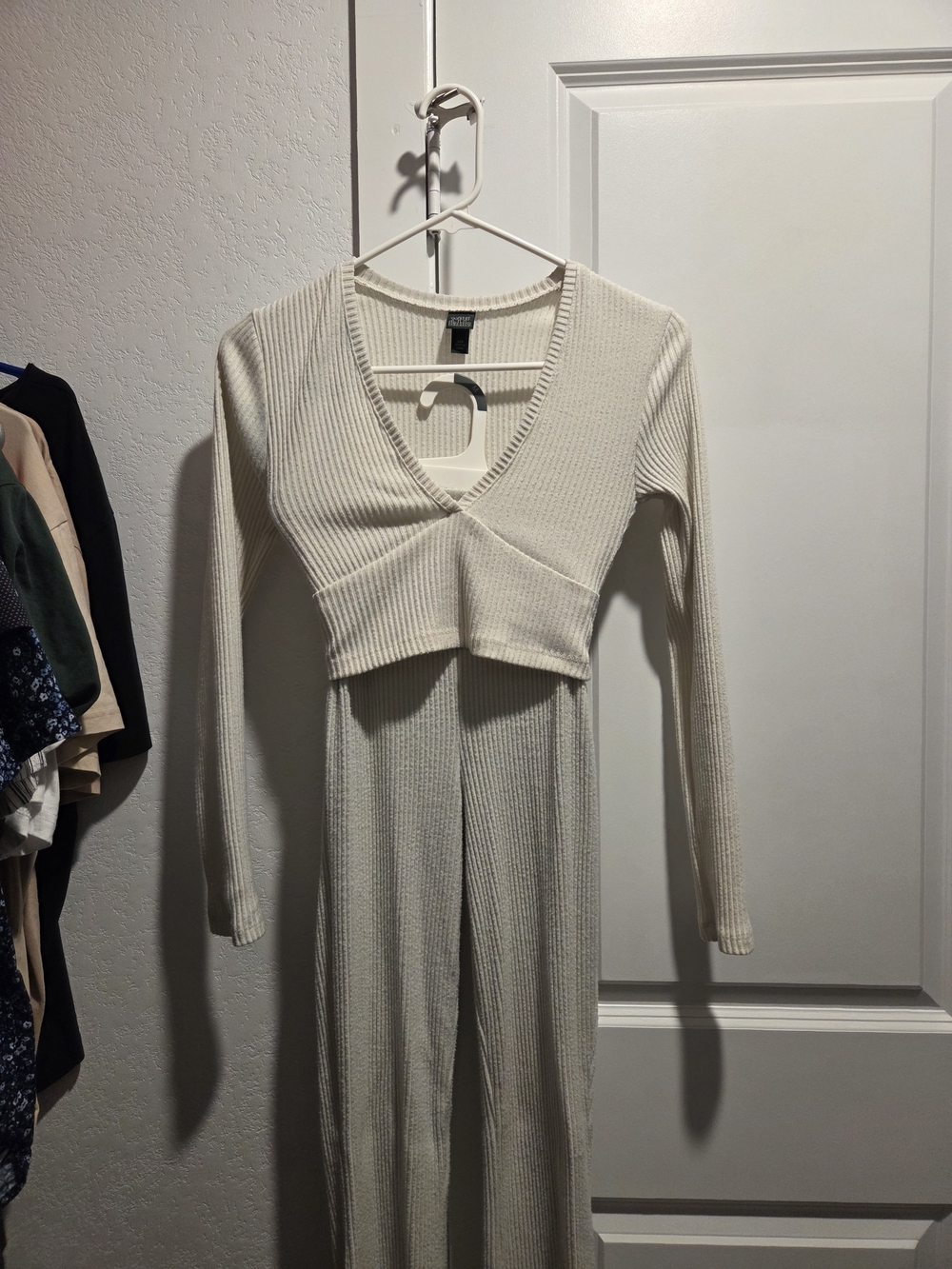 wild fable Ivory Ribbed Long-Sleeve Crop Top
